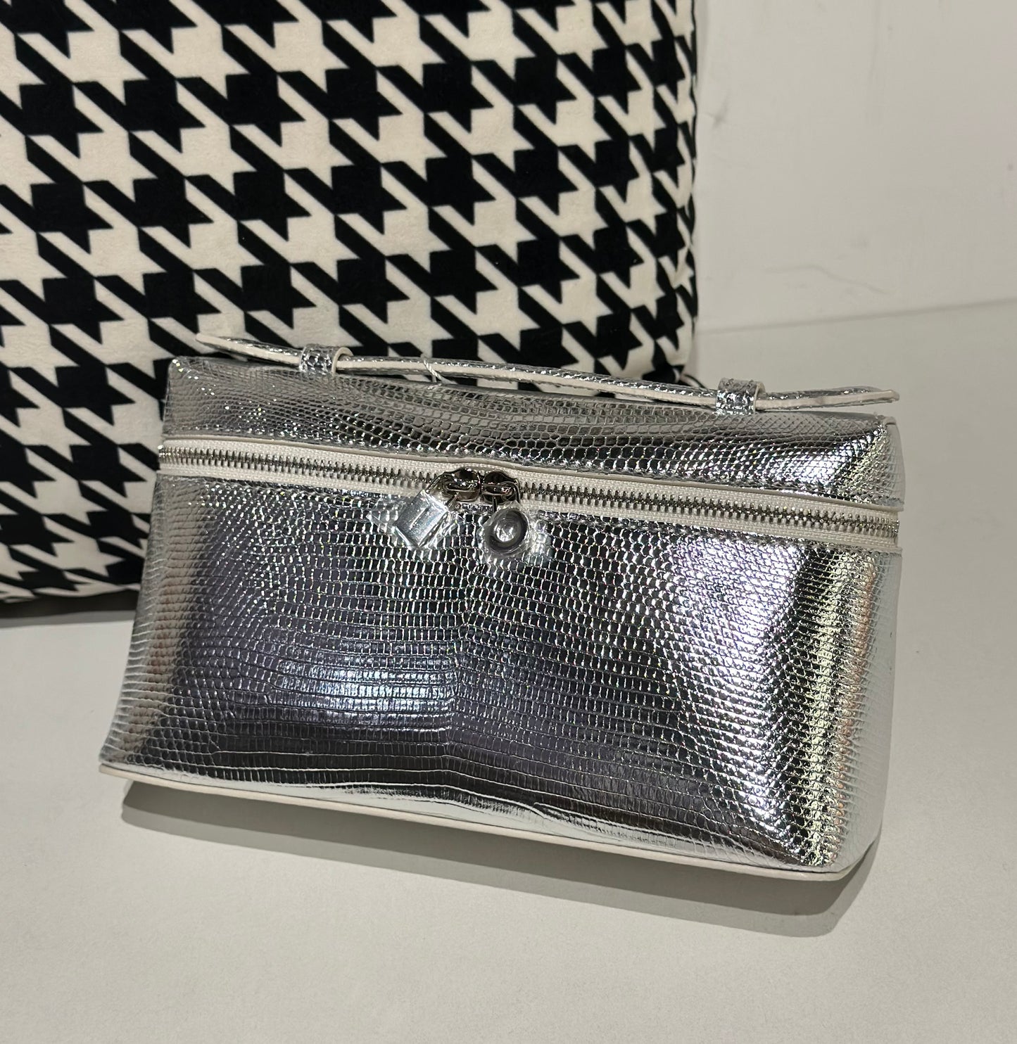 Genuine Lizard Skin Leather Zipper Cosmetic Handle Bag