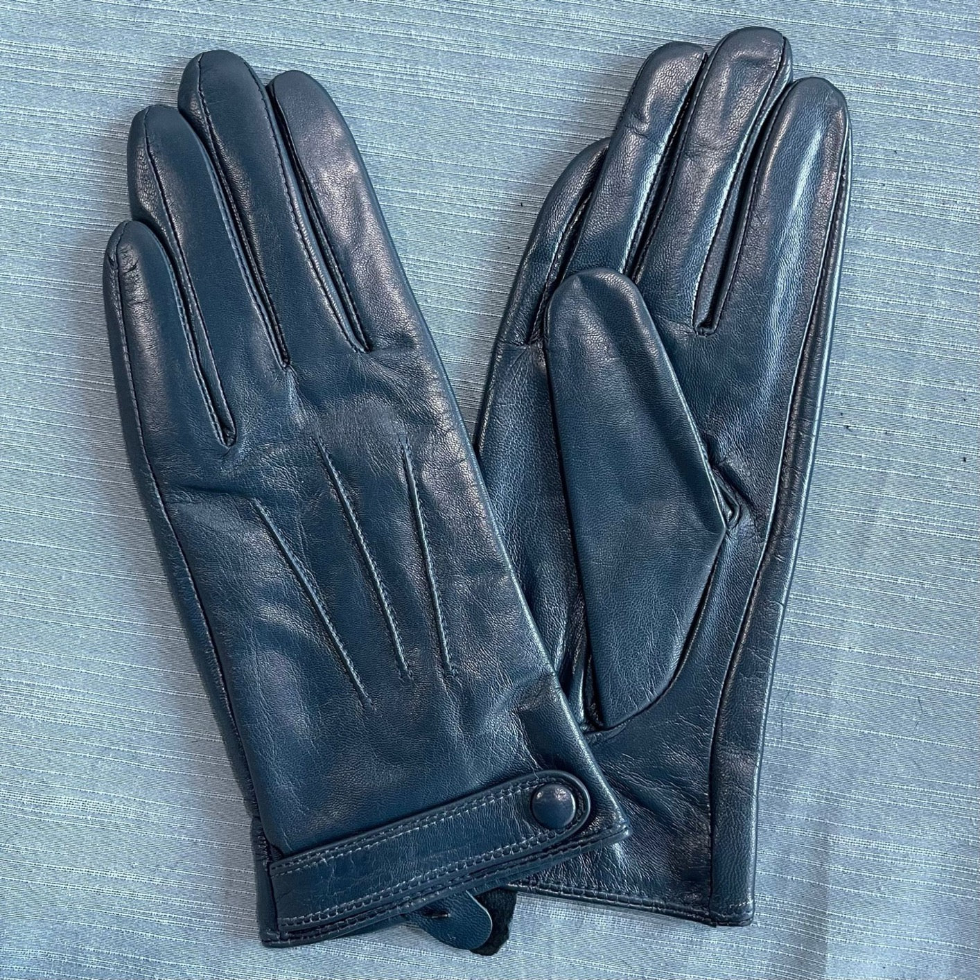 Women's Soft Goatskin Leather Fashion Snap Cuff Gloves