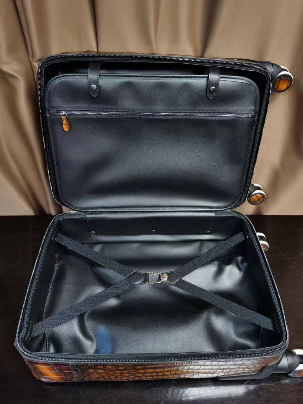 Retro Brown Crocodile Leather Trolley/Roll Aboard Suitcase Weekend/Travel Bag Trolley Case Universal Wheels 20-Inch With Hand Painting