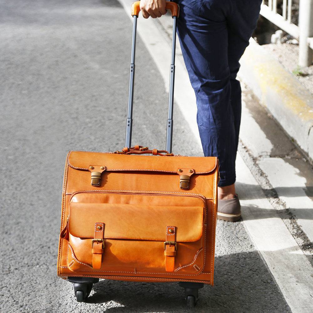 20" Vintage Vegetable Tanned Leather Carry-On Rolling Luggage, Universal Spinner Old Vintage Vegetable Tanned Leather Wheeled Suitcase Camel