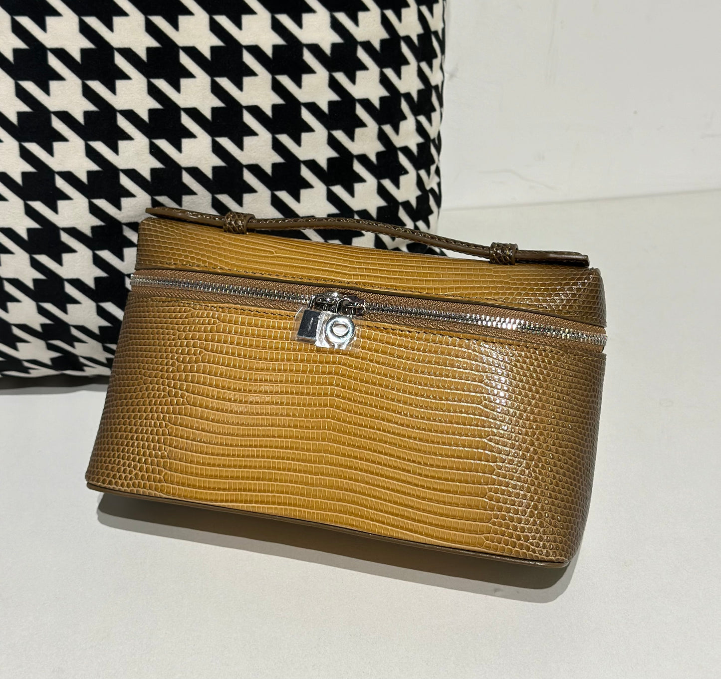 Genuine Lizard Skin Leather Zipper Cosmetic Handle Bag