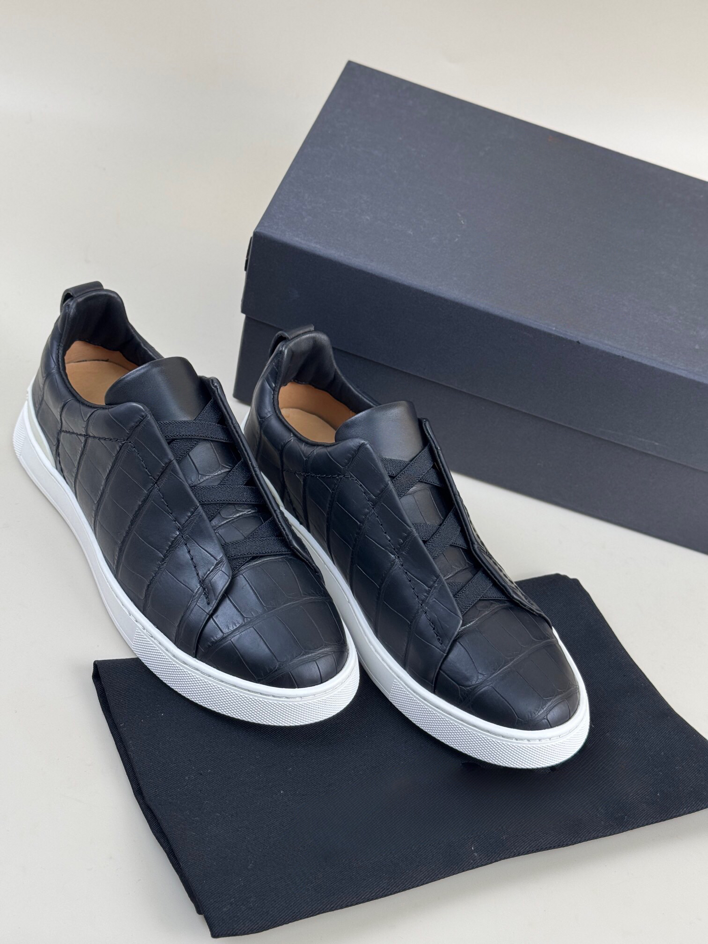 Crocodile Shoes Genuine Crocodile Skin Leather Sneakers Black