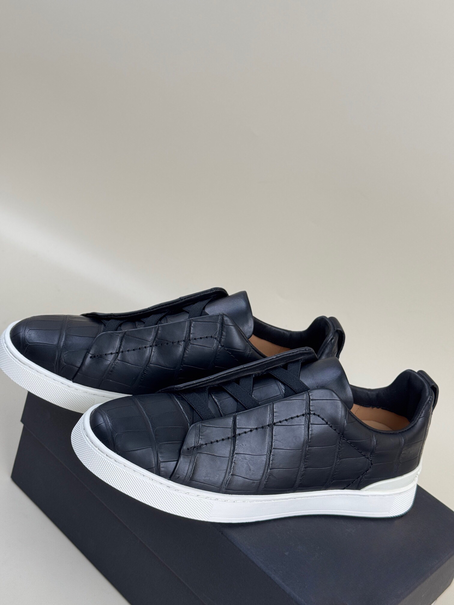 Crocodile Shoes Genuine Crocodile Skin Leather Sneakers Black