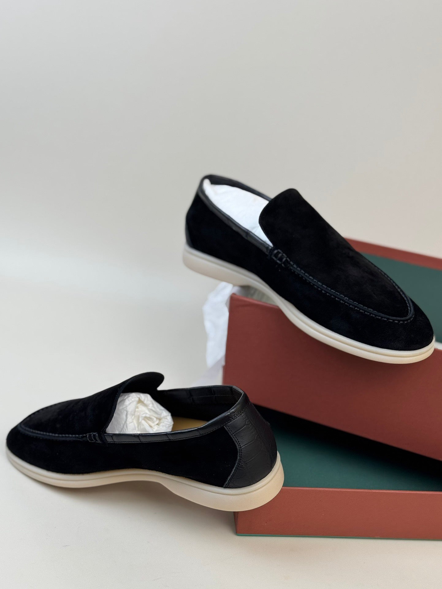 Men's Soft Genuine Calfskin Leather Slip On Shoes With Crocodile Skin Leather Trimming