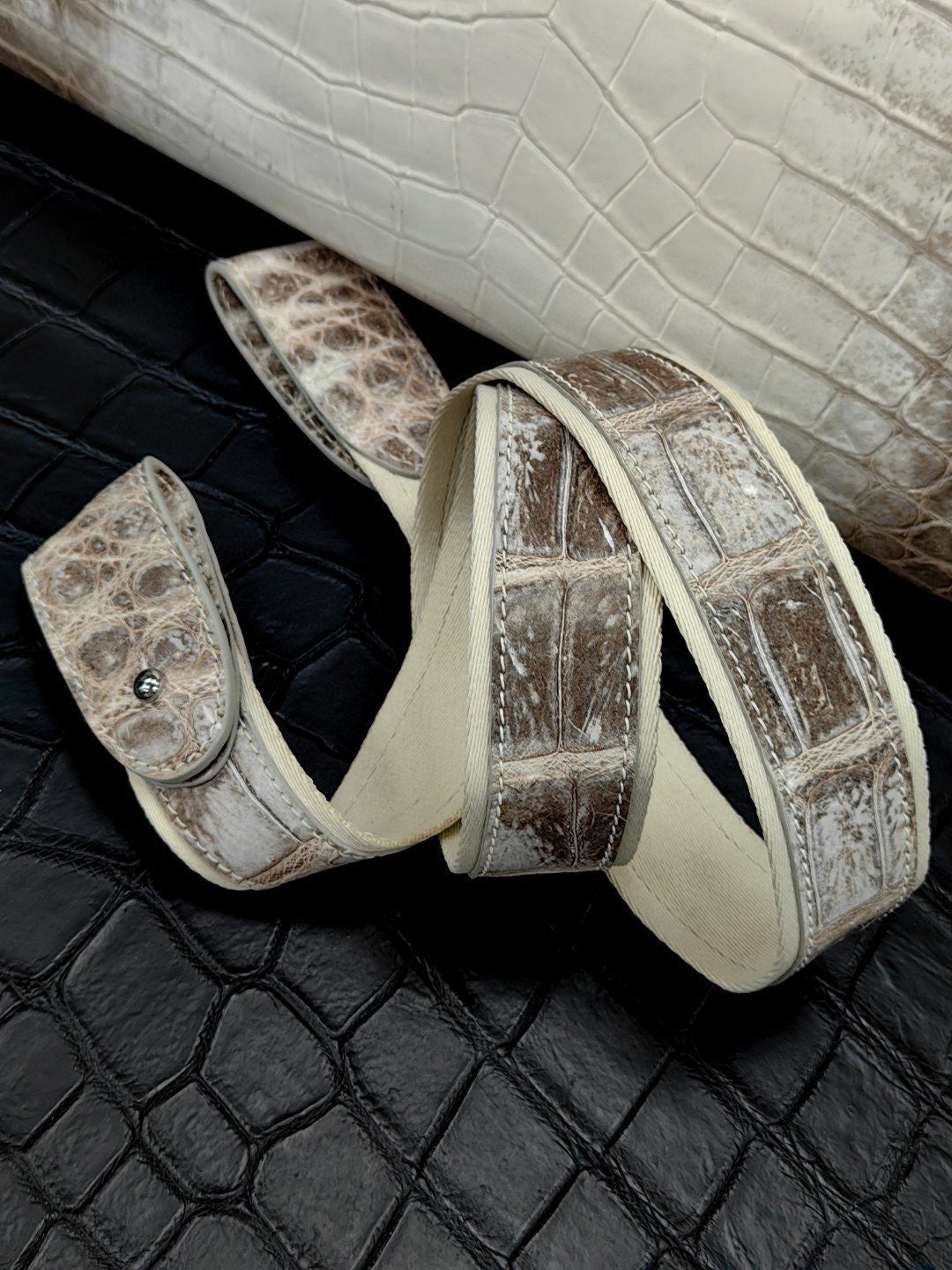 Unisex Himalayan Genuine Crocodile Leather Travel Duffel Bag, Mens Gift Weekend Bag Oversize Sport Gym Bag