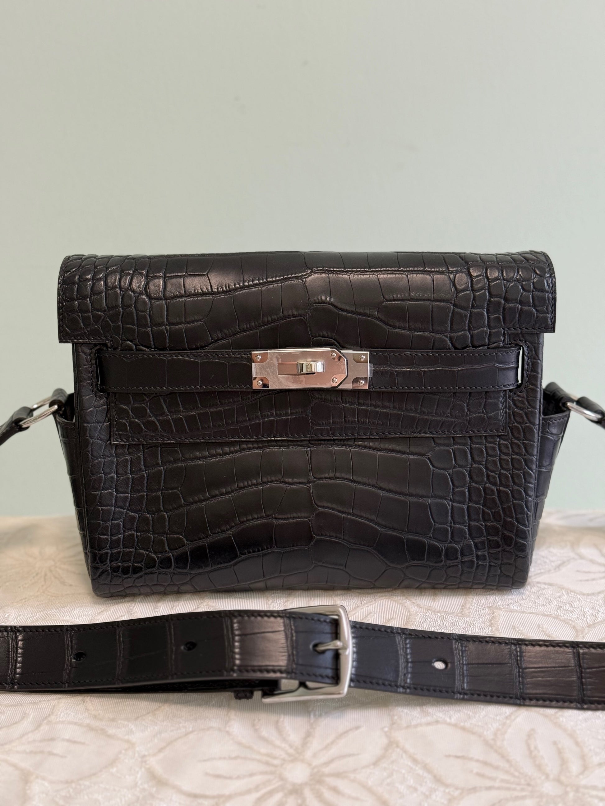 Unisex Genuine Crocodile Leather Postman Messenger Bag