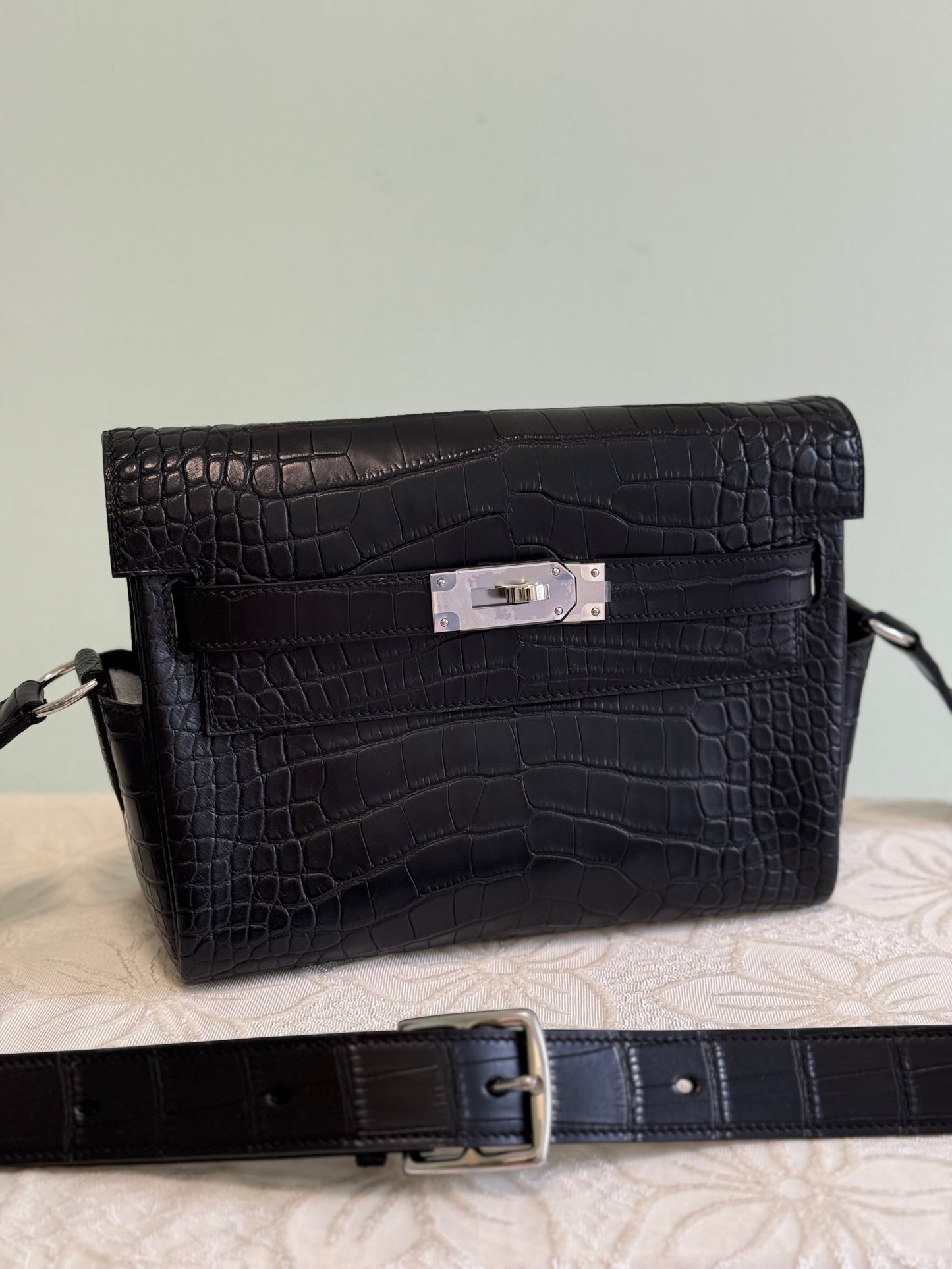 Unisex Genuine Crocodile Leather Postman Messenger Bag