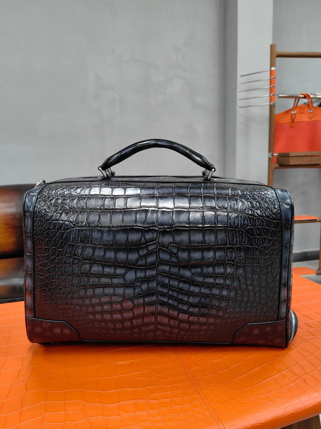 Unisex Genuine Crocodile Skin Leather Large Duffel Roller Handle Shoulder Business Travel Bag Vintage Grey