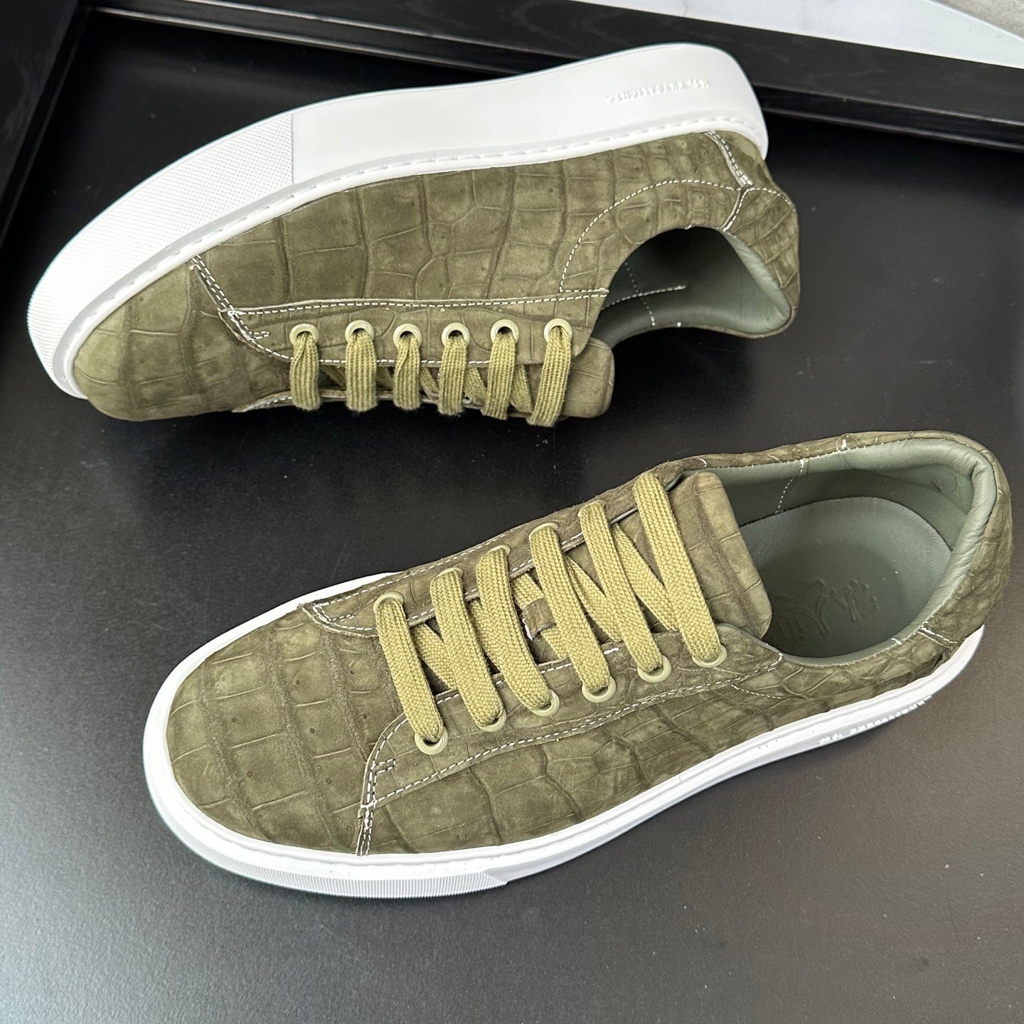Crocodile Sneakers , Nubuck Genuine Crocodile Leather Sneakers green