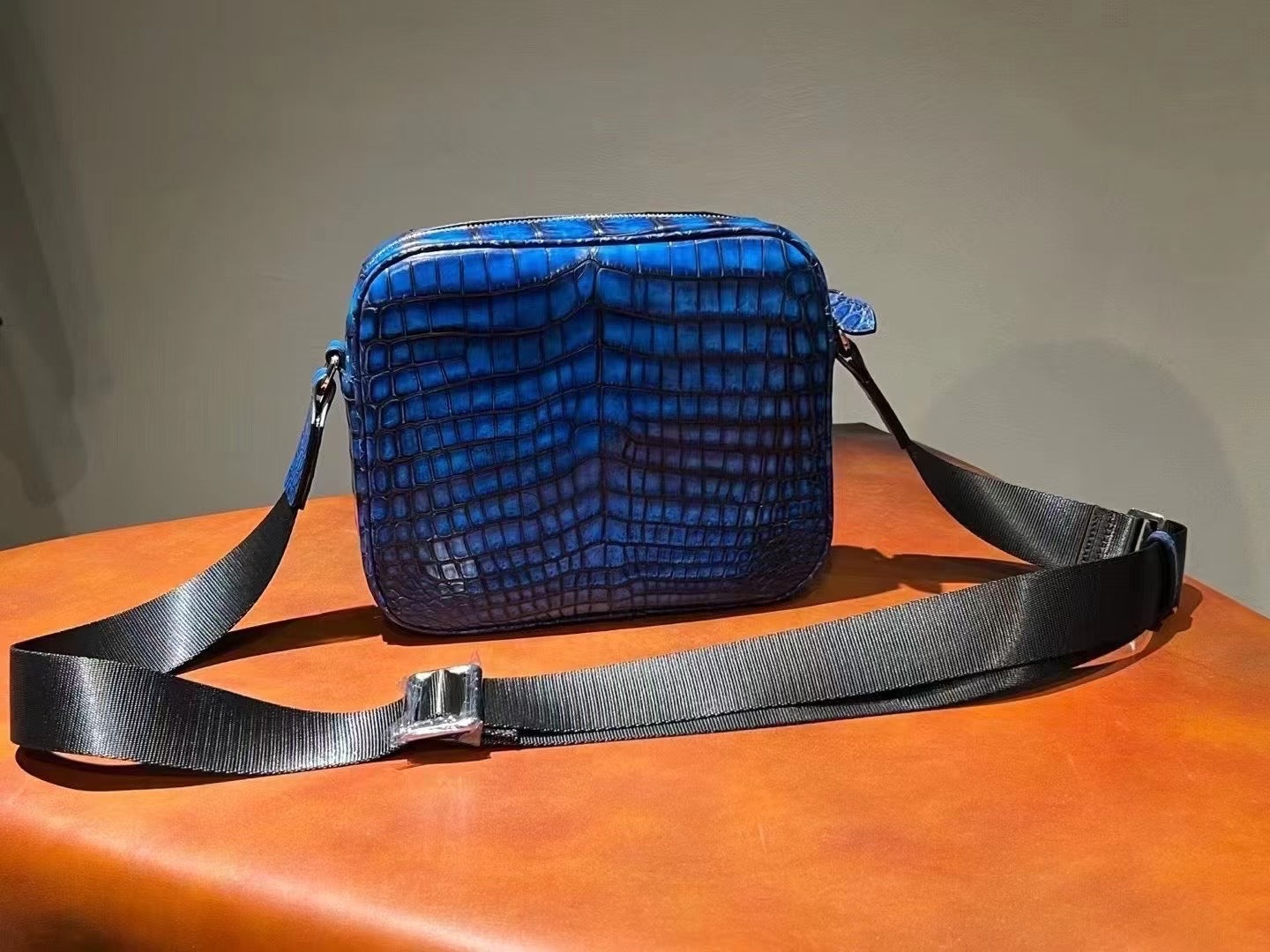 Unisex Crocodile Leather Crossbody Shoulder Bag Vintage Blue