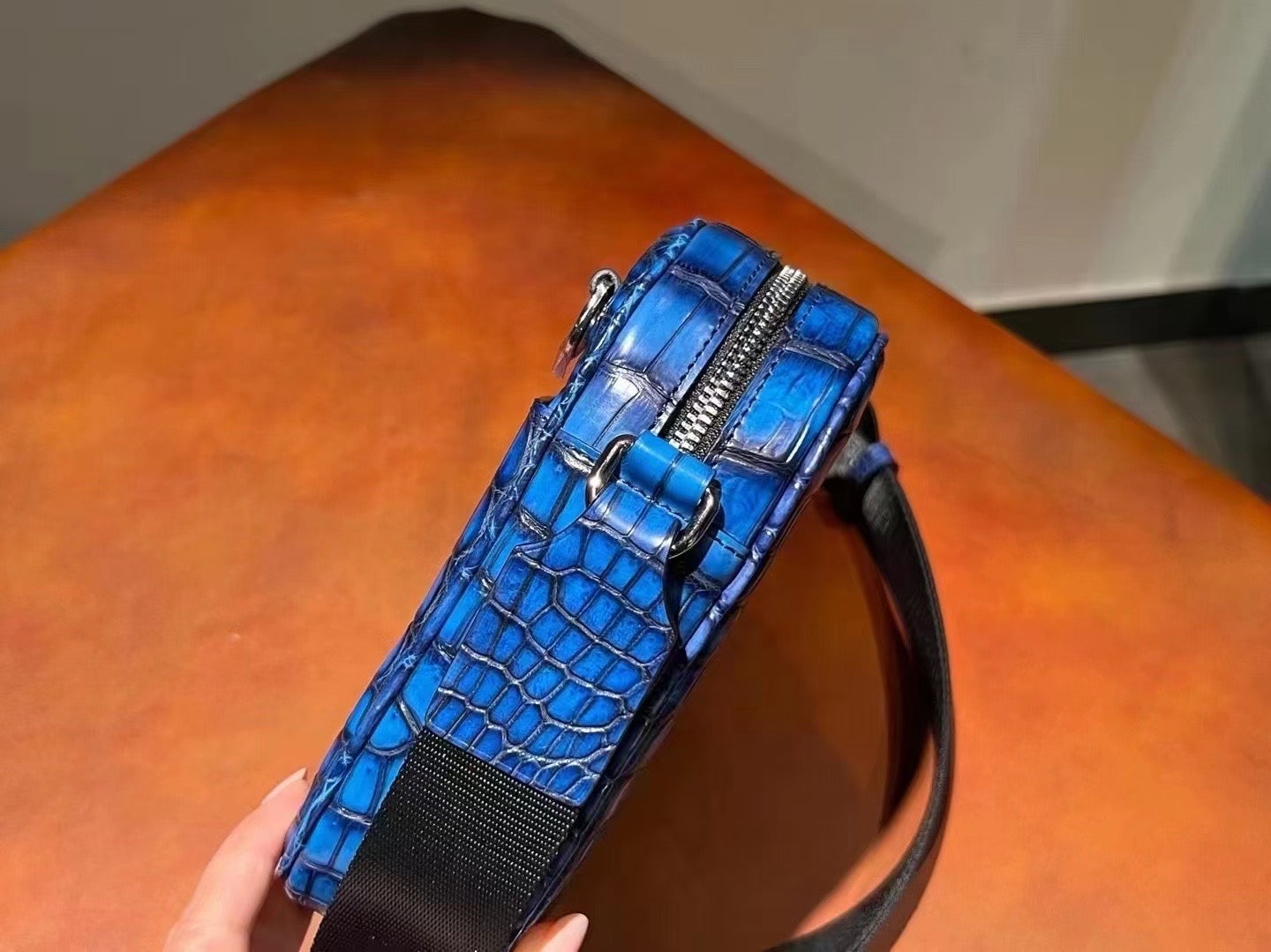 Unisex Crocodile Leather Crossbody Shoulder Bag Vintage Blue