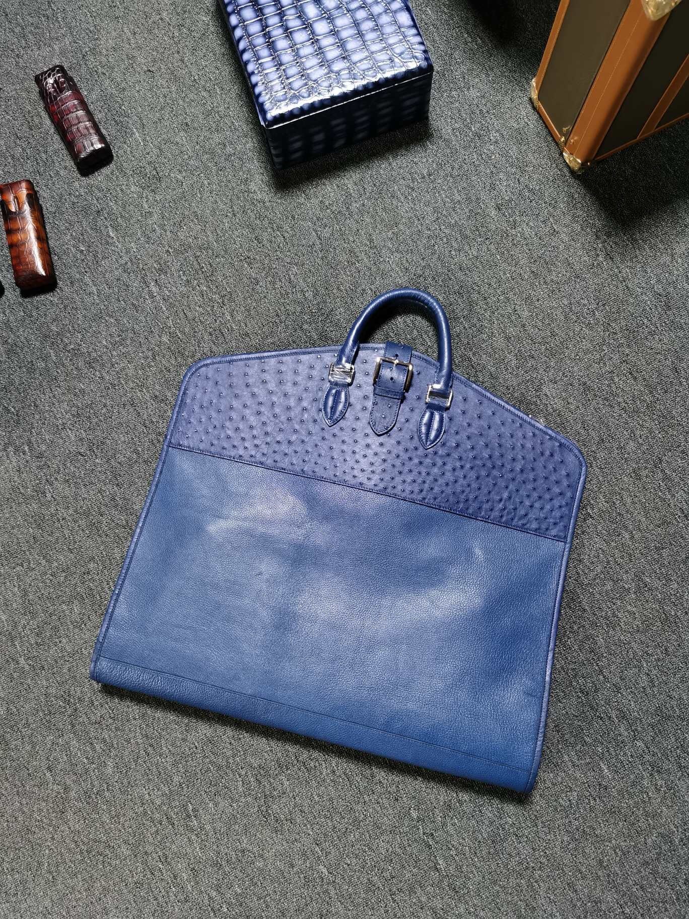 Unisex Genuine Ostrich Skin Leather Garment Bag