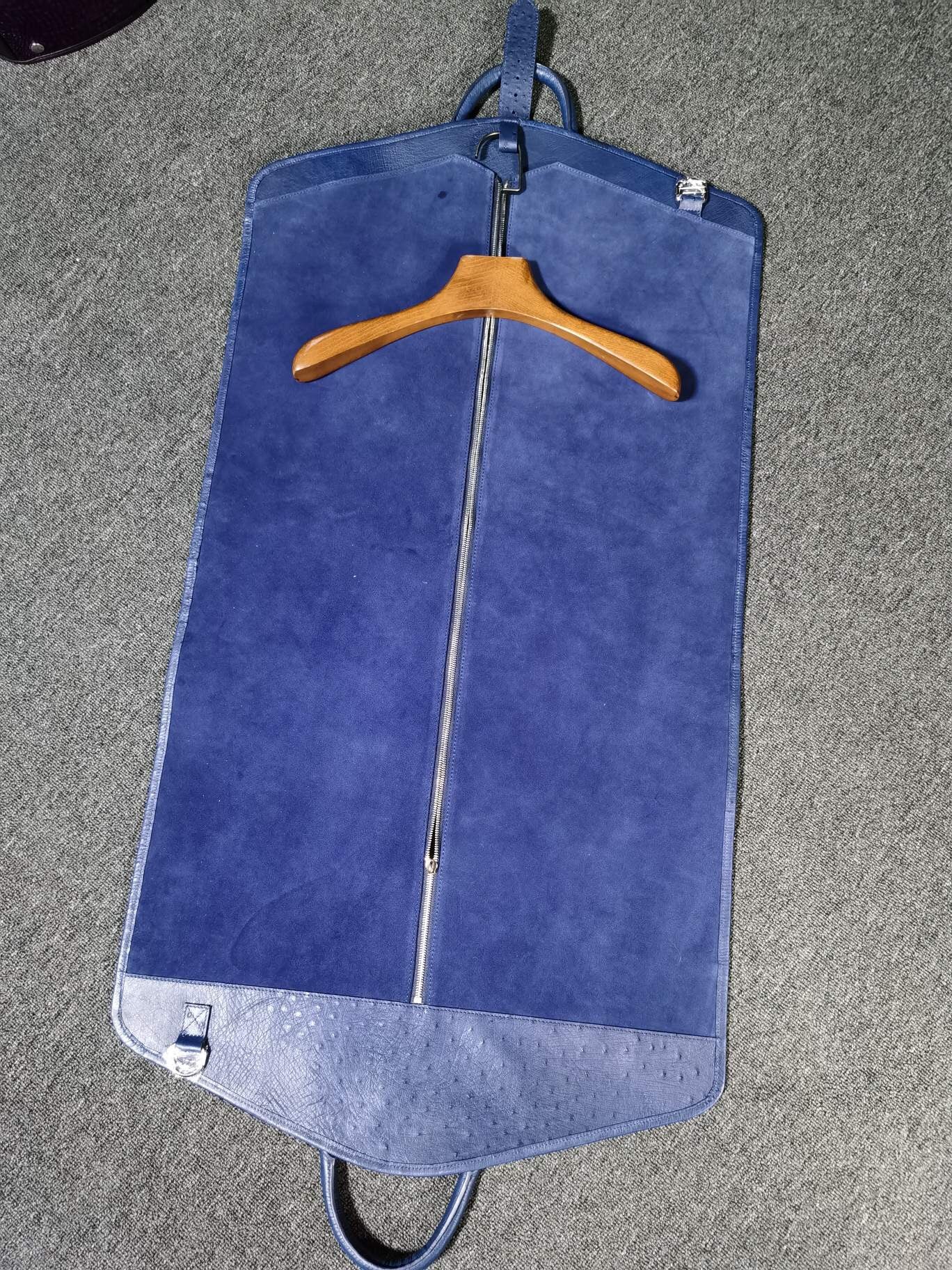 Unisex Genuine Ostrich Skin Leather Garment Bag