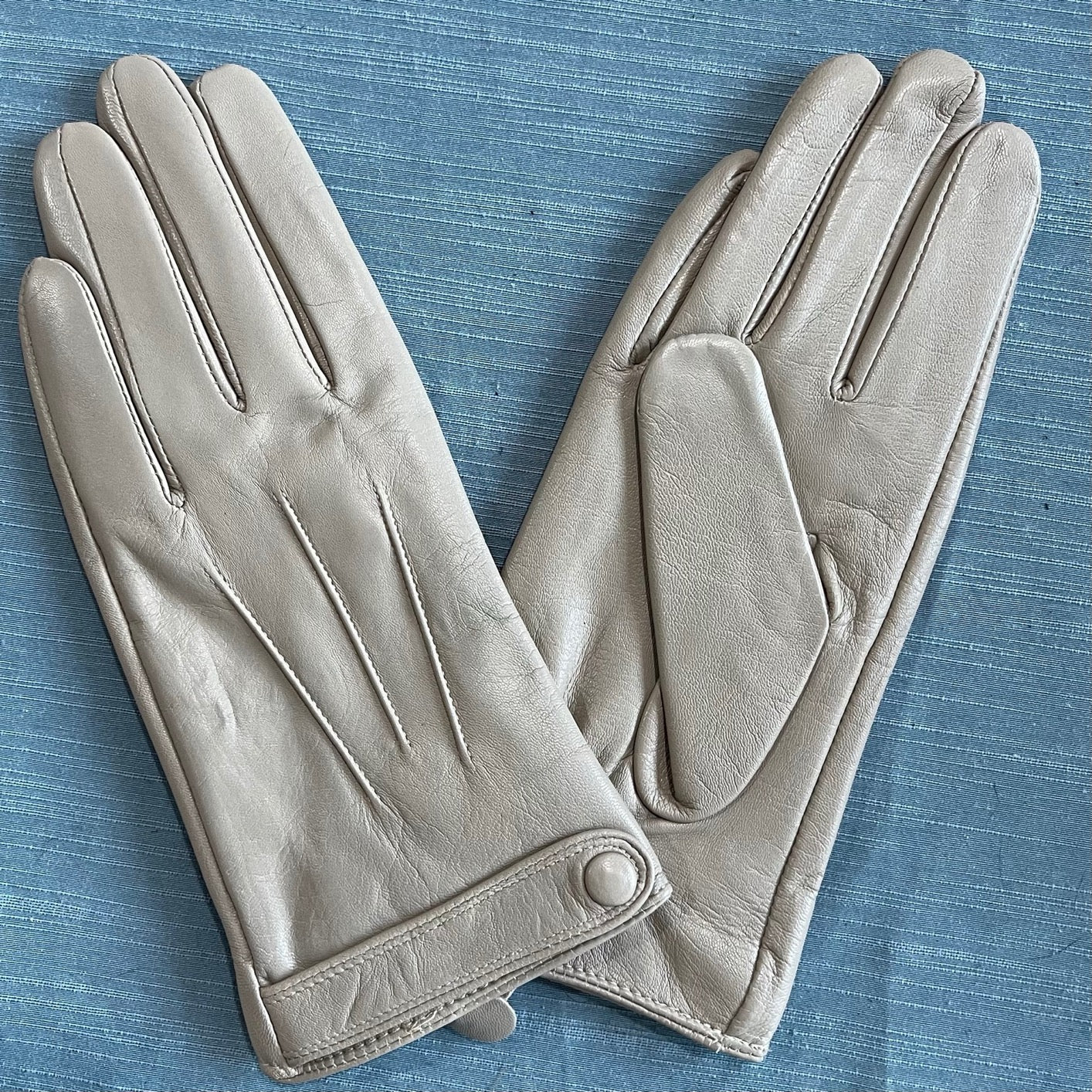 Women's Soft Goatskin Leather Fashion Snap Cuff Gloves