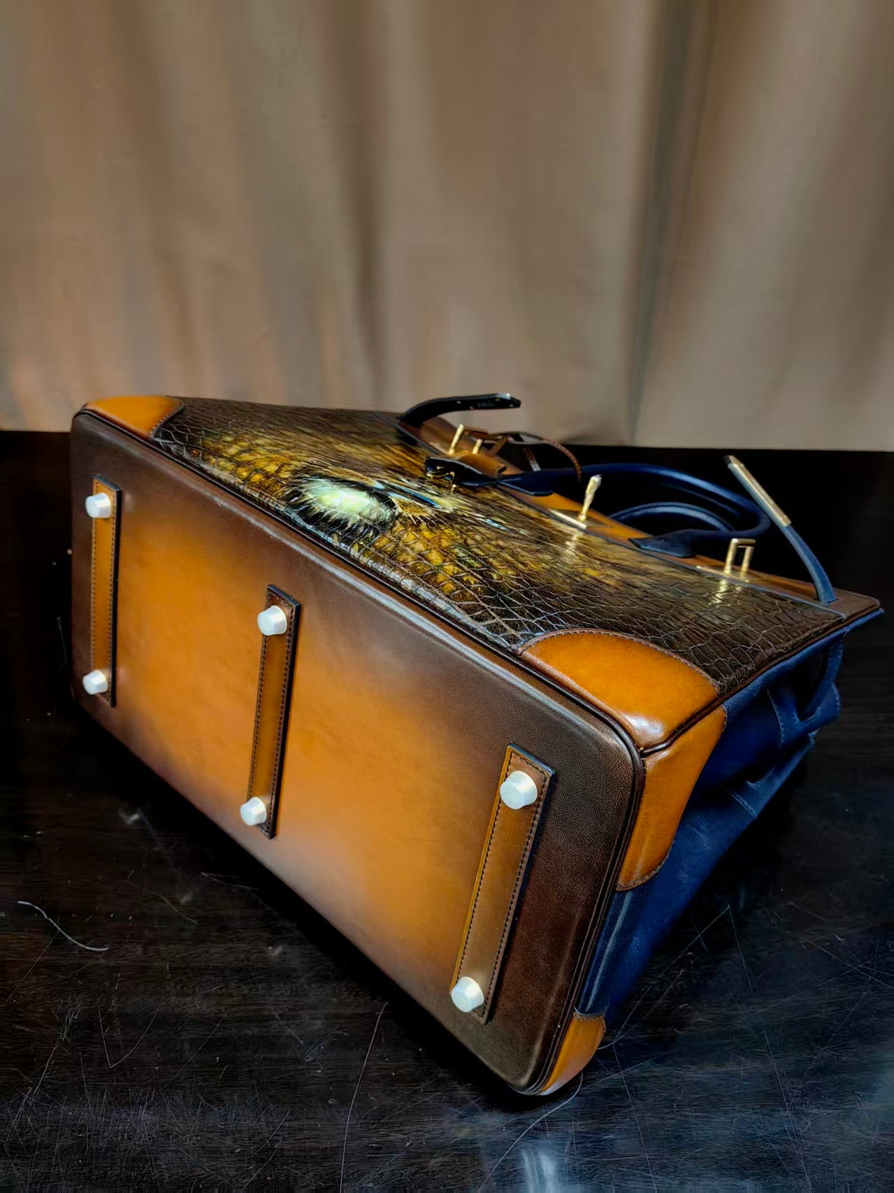 Genuine Crocodile Skin Leather 40cm Oversized Padlock Business Handbags Office Bags Vintage Color