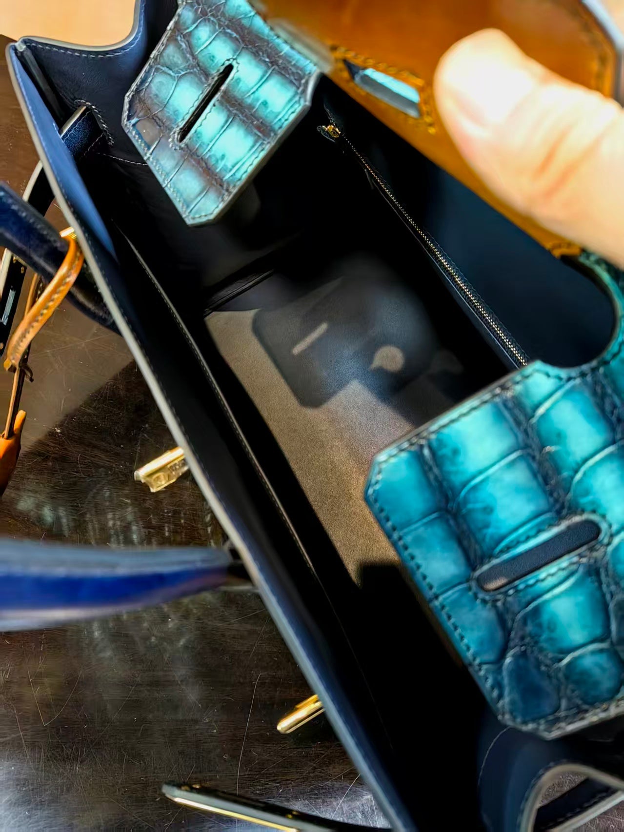 Genuine Crocodile Skin Leather 40cm Oversized Padlock Business Handbags Office Bags Vintage Color