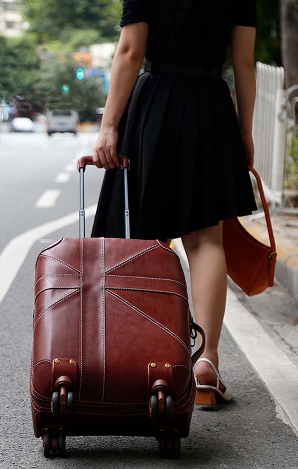 Unisex Genuine Vintage Vegetable Tanned Leather Carry On Business Trolley Bag Rotate Universal Wheel 20 Inch Travelling Luggage Bag