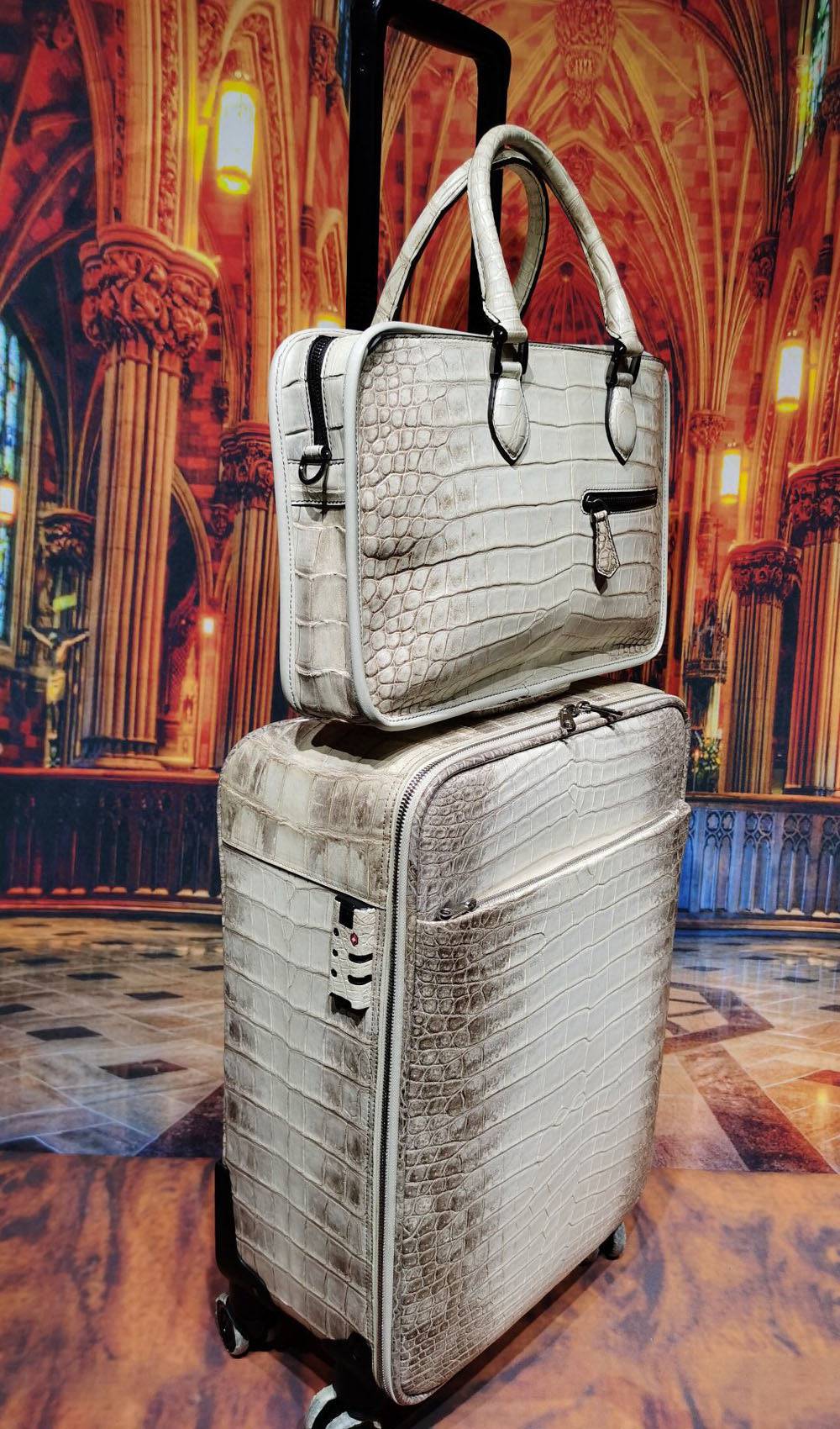 Himalaya White  Crocodile  Skin Leather luggage /Roll Aboard Suitcase Weekend/Travel Bag Trolley Case Universal Wheels 20-Inch