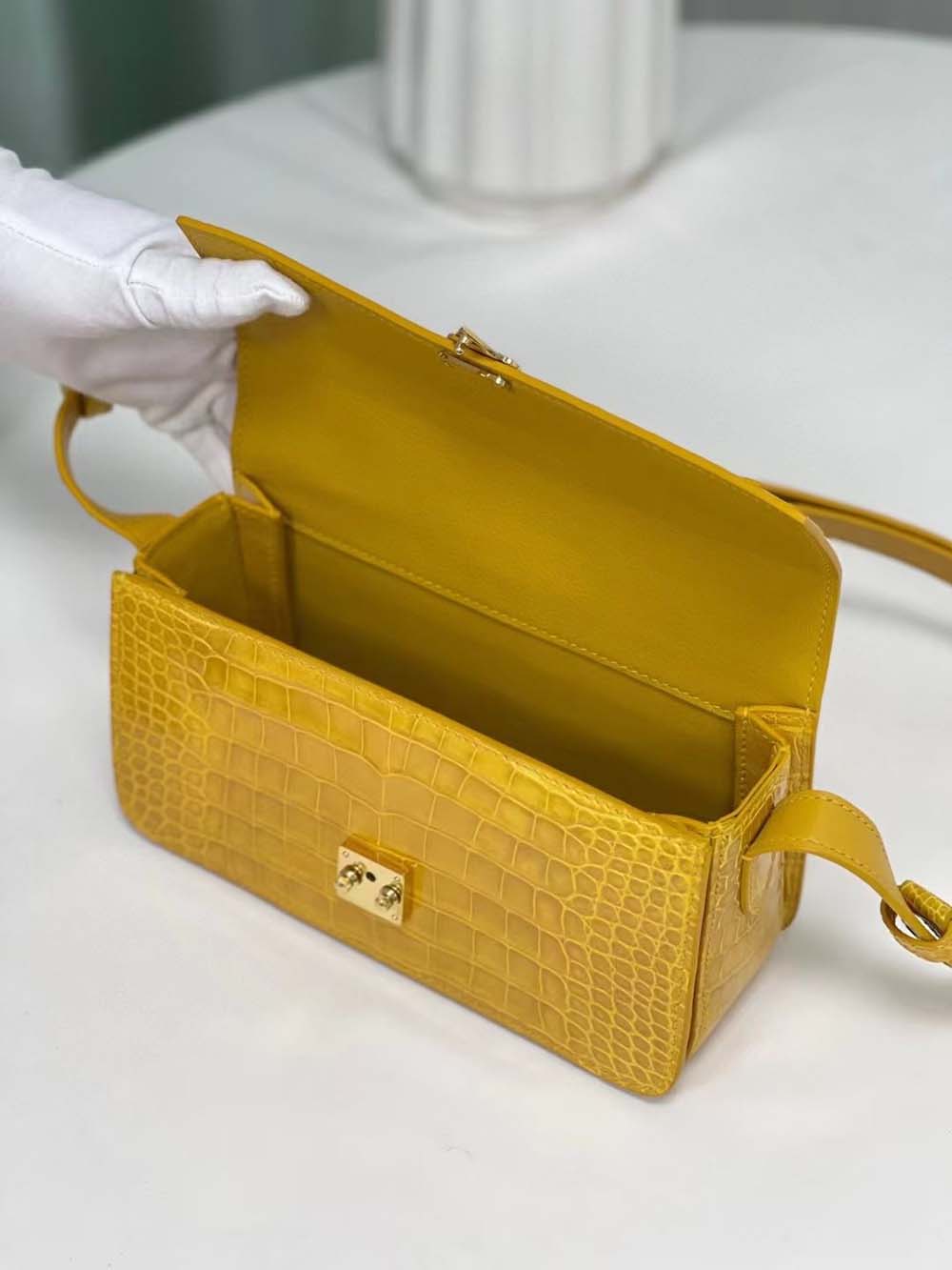 Womens Shiny Crocodile Leather Underarm Shoulder Bag Jaune Ambre