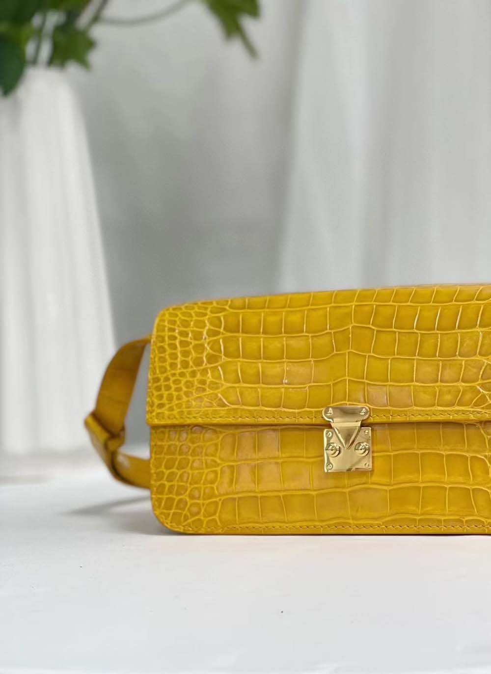 Womens Shiny Crocodile Leather Underarm Shoulder Bag Jaune Ambre